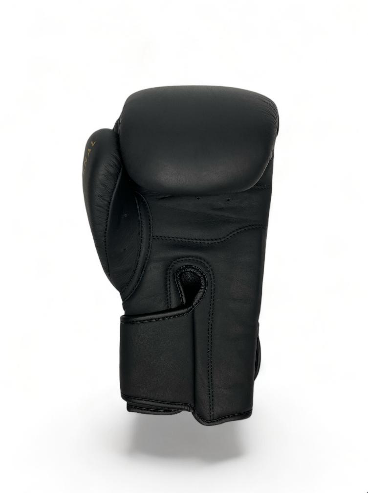 FA - Gold Strike - boxing gloves black